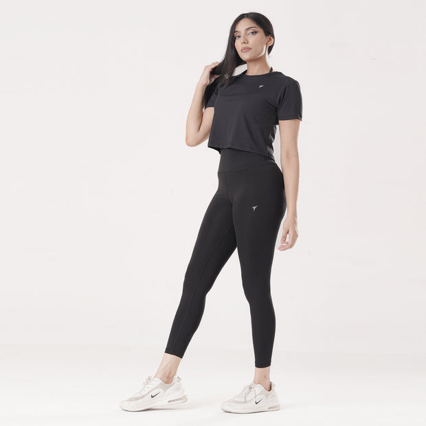 Tf-Exclusive Black Short Body Ribbed Top
